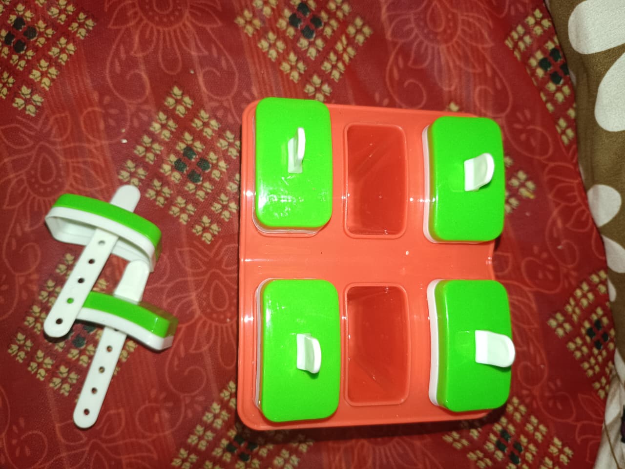 6 slot ice cream try
