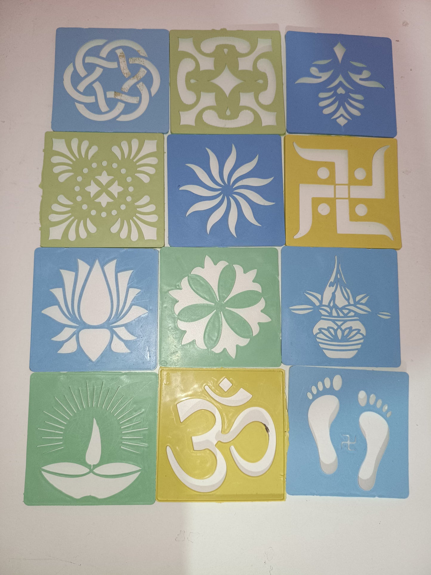 Evisha 12 pcs Square Small Rangoli Making Tools Diwali Rangoli Making Tools Designs and Colour of Tools May Vary